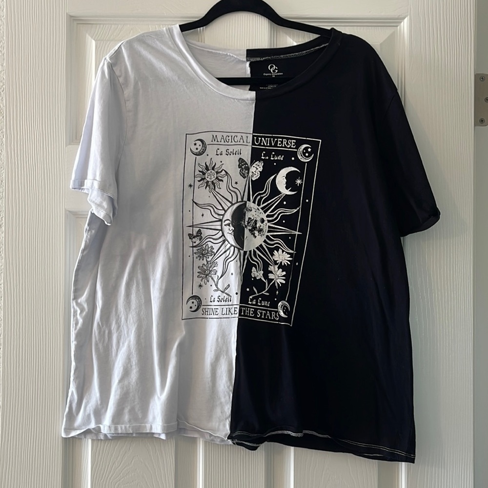 3X split black and white shirt